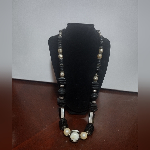 Large black beaded necklace - Picture 2 of 2